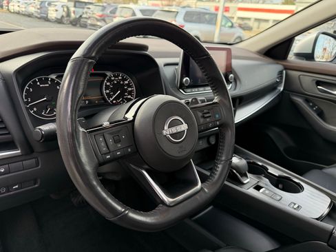 Used 2023 Nissan Rogue SV w/ SV Premium B Package image 47