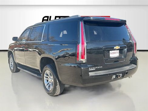 Used 2016 Chevrolet Suburban LS image 5