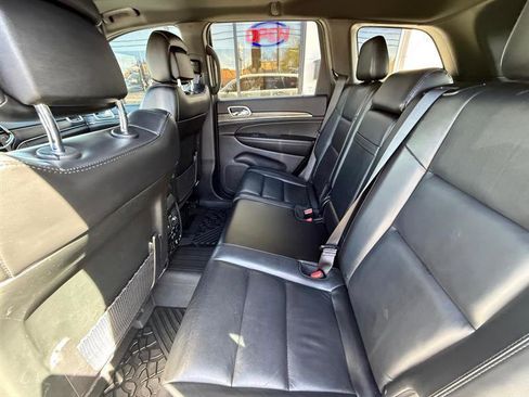 Used 2019 Jeep Grand Cherokee Limited AWD/4WD image 14