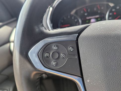 Used 2022 Chevrolet Traverse LT image 30