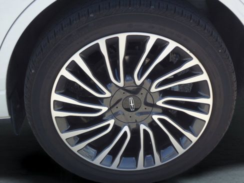 Used 2020 Lincoln Corsair Reserve w/ Equipment Group 201A AWD/4WD image 9