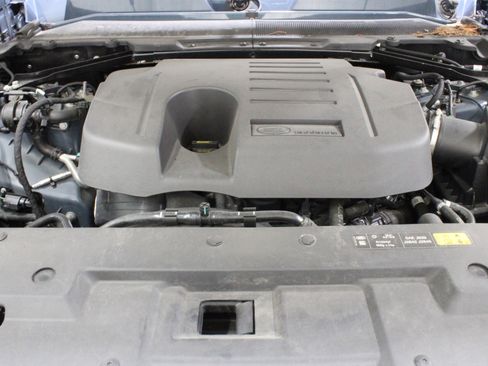 Used 2024 Land Rover Defender 110 S image 38