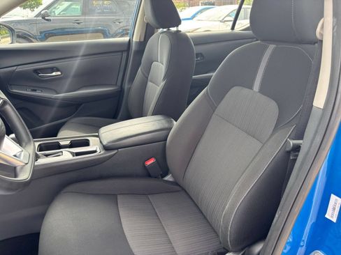 Used 2025 Nissan Sentra SV FWD image 33