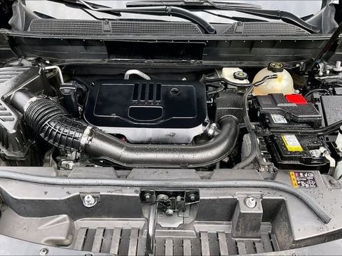 Certified 2023 GMC Acadia SLE w/ Driver Convenience Package FWD image 10