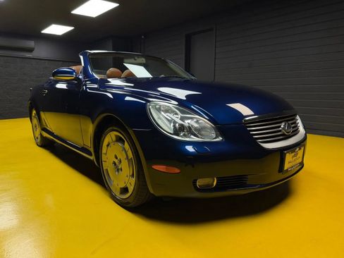 Used 2004 Lexus SC 430 Convertible RWD image 3