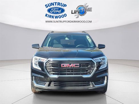Used 2024 GMC Terrain SLE w/ Driver Convenience Package image 27