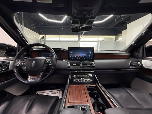 Used 2022 Lincoln Navigator Reserve w/ Equipment Group 201A image 14