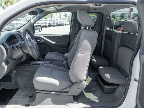 Used 2018 Nissan Frontier S RWD image 17