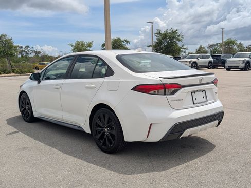 Used 2021 Toyota Corolla XSE FWD image 7