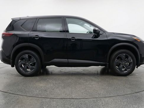 Used 2025 Nissan Rogue SV image 11