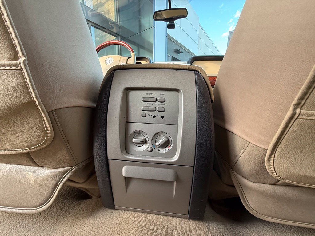 Used 2005 Lincoln Navigator Ultimate AWD/4WD image 39