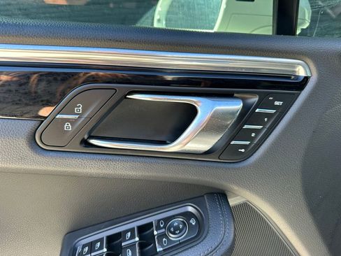 Certified 2023 Porsche Macan image 20