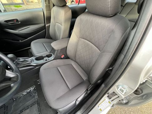 Used 2025 Toyota Corolla LE image 36