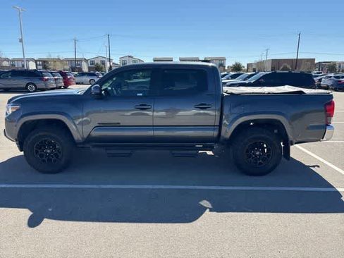 Used 2022 Toyota Tacoma SR5 image 2
