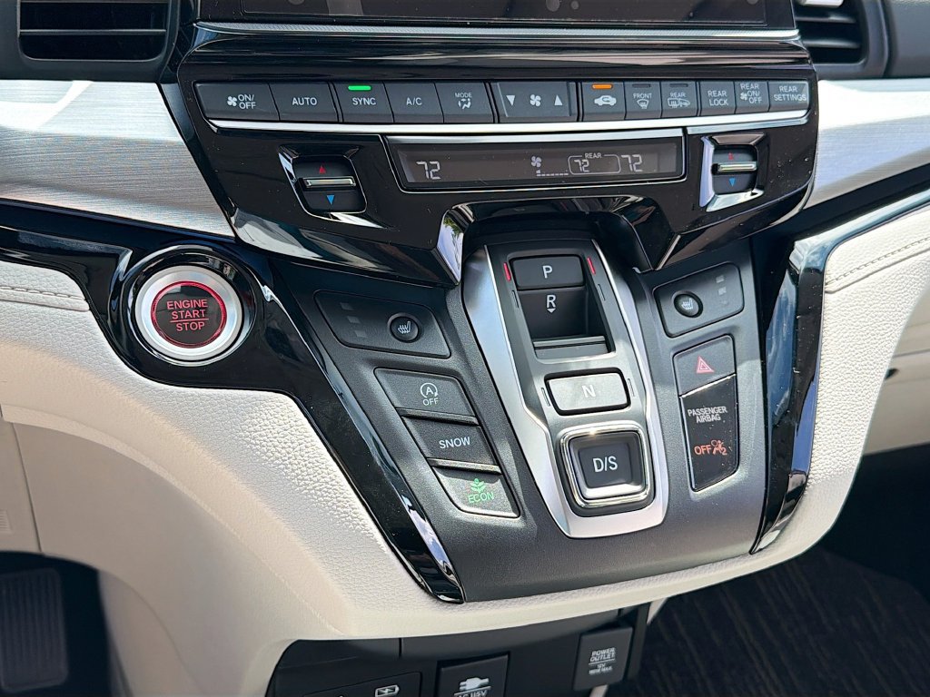 New 2026 Honda Odyssey Touring image 13