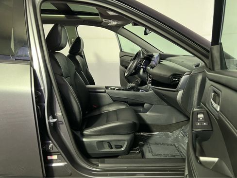 Certified 2024 Nissan Rogue SL w/ SL Premium Package image 27