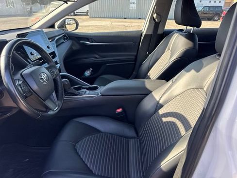 Used 2023 Toyota Camry SE FWD image 9