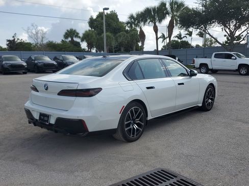 Used 2026 BMW 740i RWD image 5
