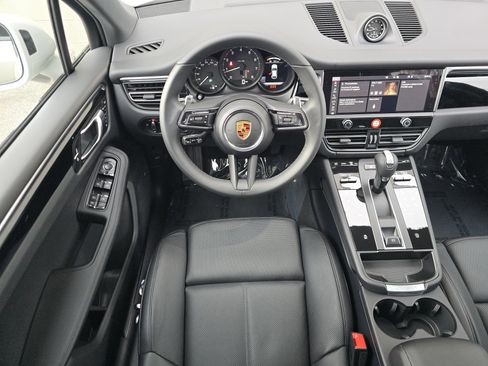 New 2026 Porsche Macan image 17