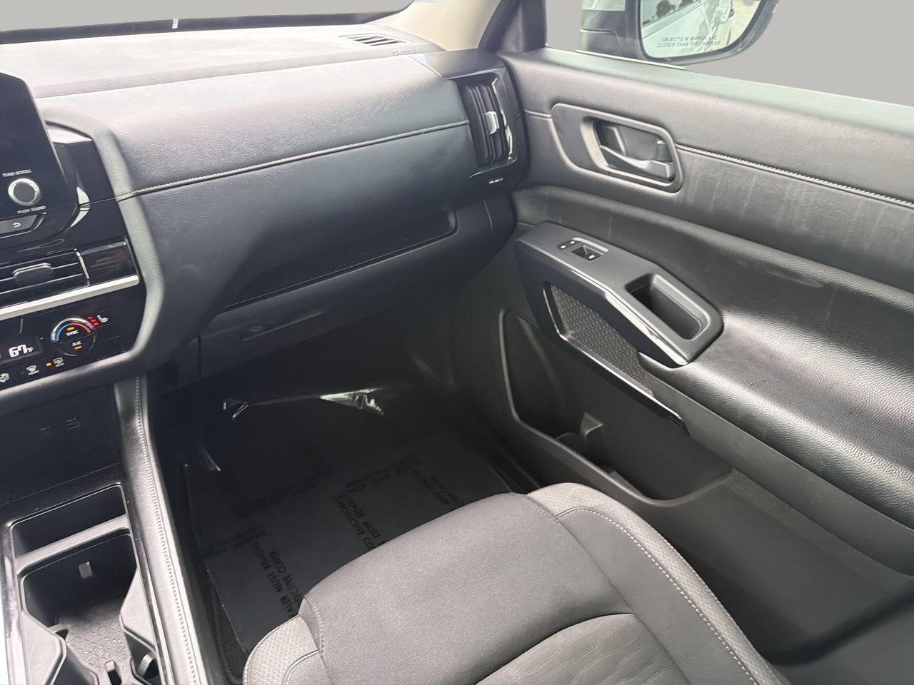 Used 2024 Nissan Pathfinder SV FWD image 15