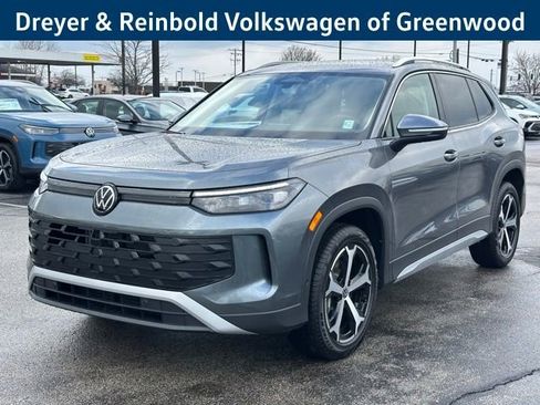 New 2026 Volkswagen Tiguan SE image 3