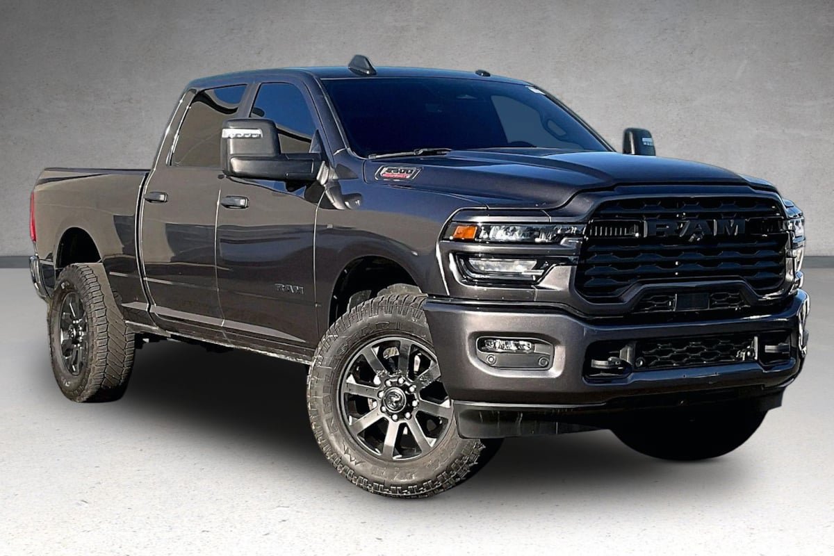 Used 2025 RAM 2500 Big Horn AWD/4WD image 2