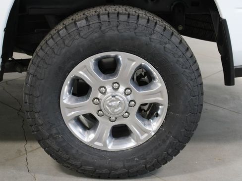 Used 2024 RAM 2500 Big Horn AWD/4WD image 18