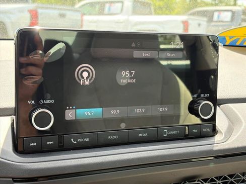 Used 2025 Honda Accord SE image 15
