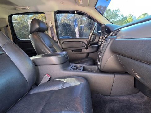 Used 2014 Chevrolet Silverado 2500 LTZ w/ LTZ Plus Package image 15