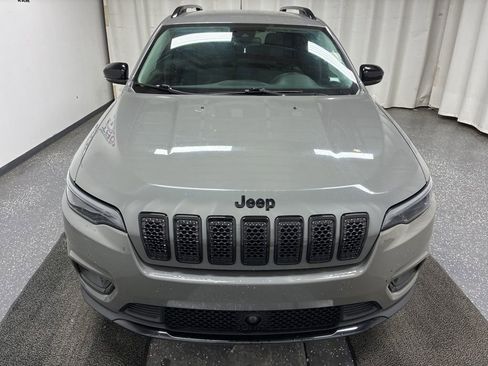 Used 2023 Jeep Cherokee Altitude Lux image 2