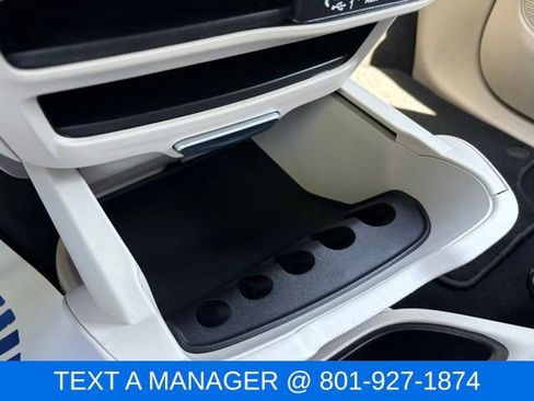 Used 2023 Chrysler Pacifica Touring-L FWD image 30