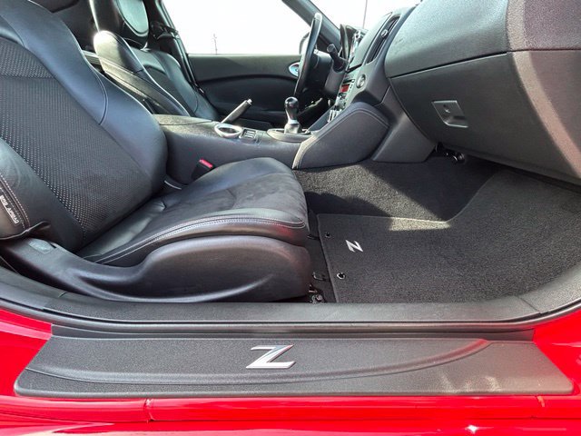 Used 2009 Nissan 370Z Touring RWD image 28