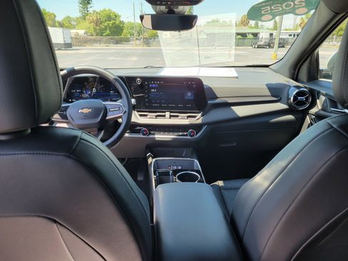 Certified 2025 Chevrolet Equinox LT w/ Convenience Package II AWD/4WD image 12