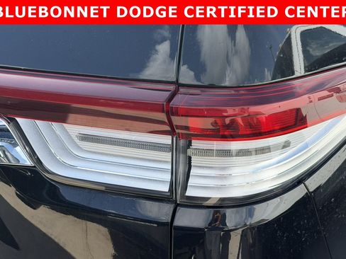 Used 2024 Lincoln Navigator L 4WD image 8