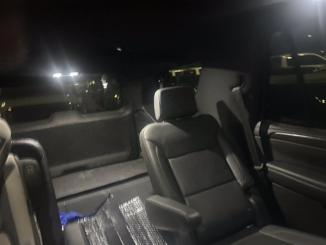 Used 2021 Chevrolet Tahoe Z71 w/ Luxury Package AWD/4WD image 7