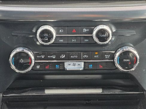 Used 2025 Ford F150 Lariat w/ Equipment Group 502A High AWD/4WD image 15