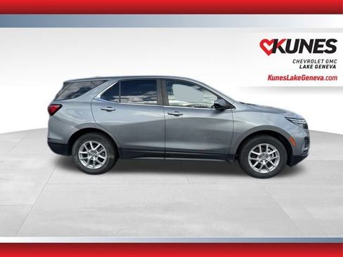 Used 2023 Chevrolet Equinox LT image 2