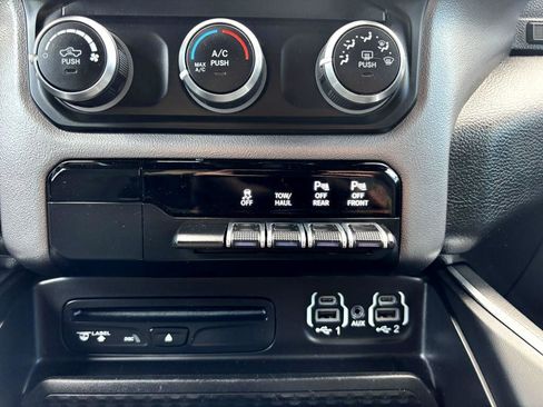 Used 2019 RAM 1500 Big Horn image 23