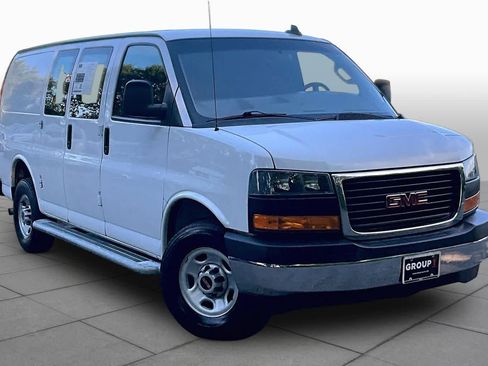 Used 2022 GMC Savana 2500 w/ Driver Convenience Package RWD image 3