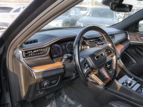 Used 2021 Jeep Grand Cherokee L Summit w/ Luxury Tech Group V image 15