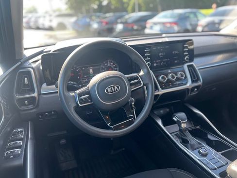 Used 2021 Kia Sorento LX FWD image 15