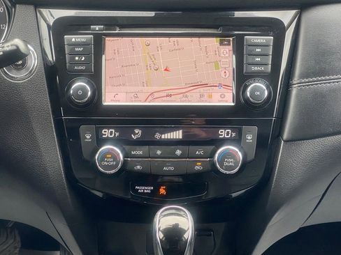 Used 2018 Nissan Rogue SL w/ Premium Package image 21