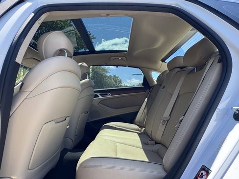 Used 2015 Hyundai Genesis 5.0 image 17