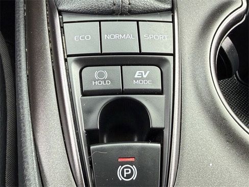 Used 2022 Toyota Corolla LE image 20