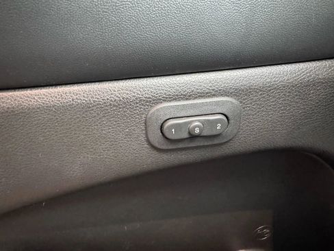 Used 2018 Jeep Grand Cherokee Limited image 21