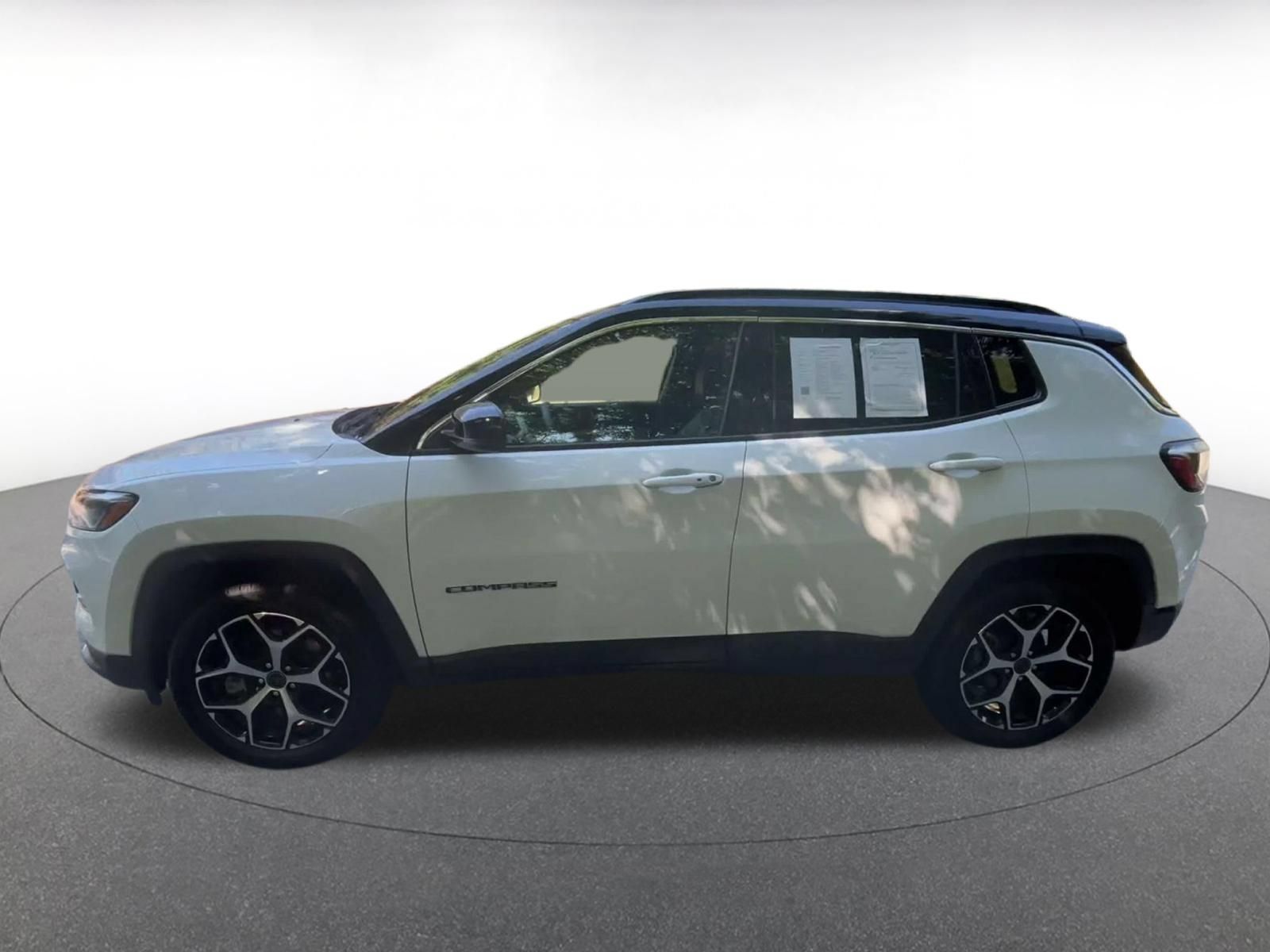 Used 2025 Jeep Compass Limited AWD/4WD image 7