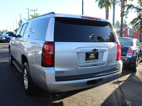 Used 2018 Chevrolet Suburban LS RWD image 5