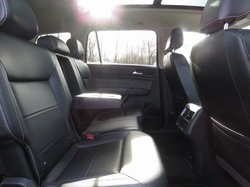 Used 2022 Volkswagen Atlas SE image 16