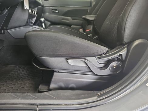 Used 2024 Mitsubishi Outlander Sport AWD image 29