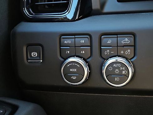 New 2026 GMC Sierra 1500 AT4 w/ Technology Package AWD/4WD image 17